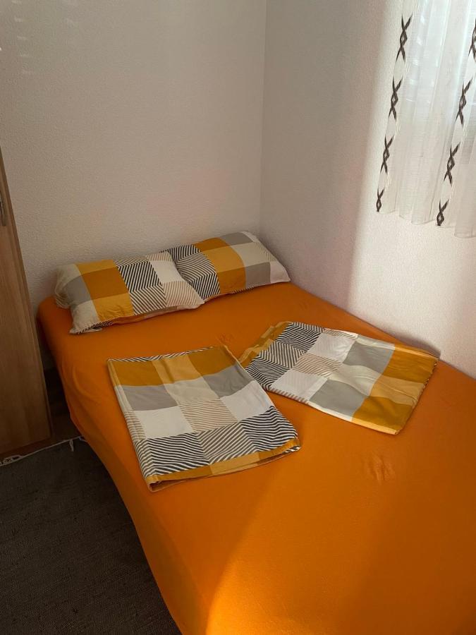 Apartman Edi Nin Eksteriør bilde